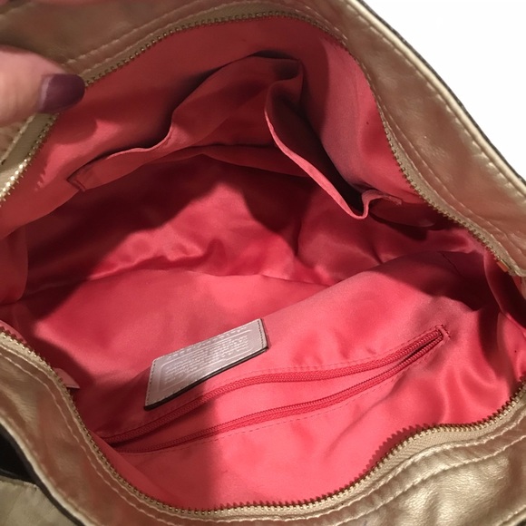 Gold Coach purse w/ coral interior - Picture 4 of 8